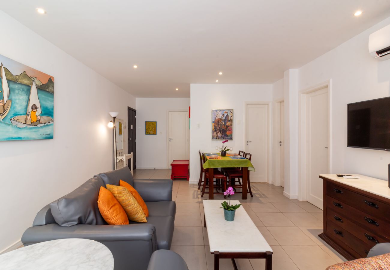 Apartamento em Rio de Janeiro - 7 minutos da praia de Ipanema | BT201