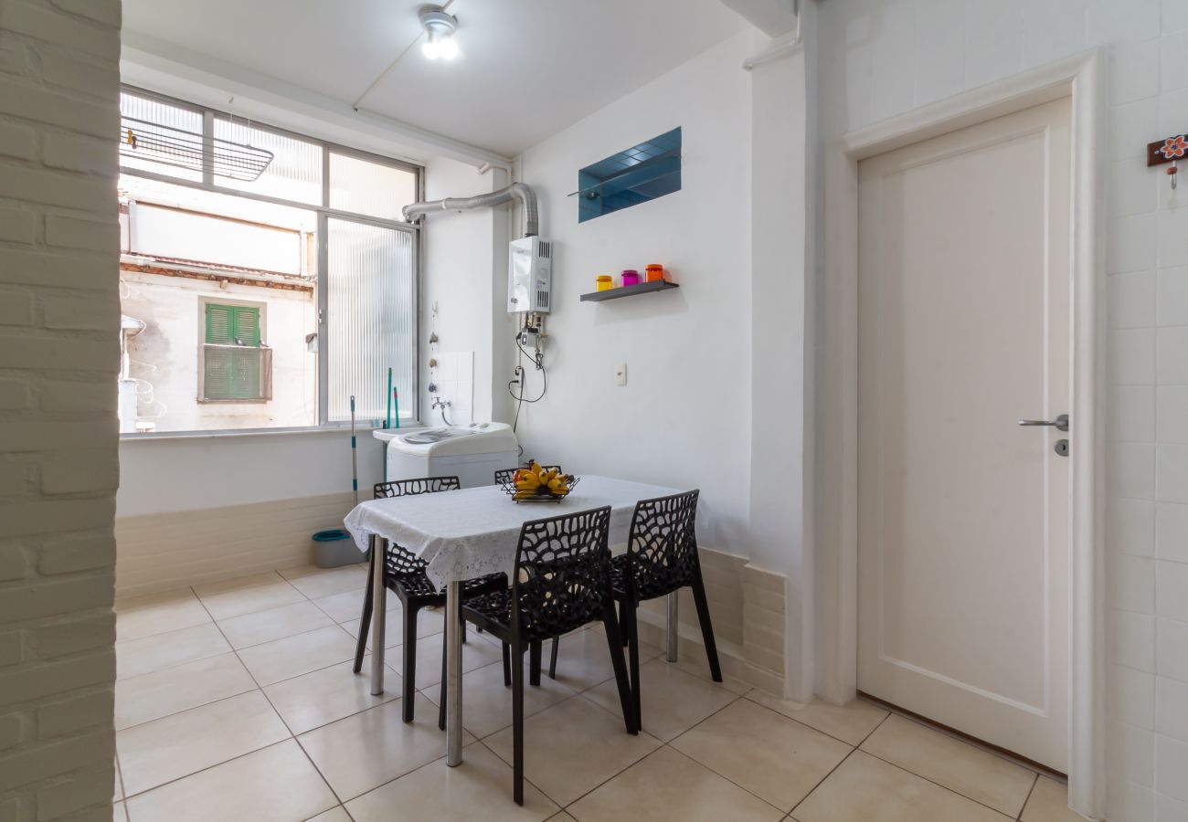 Apartamento em Rio de Janeiro - 7 minutos da praia de Ipanema | BT201