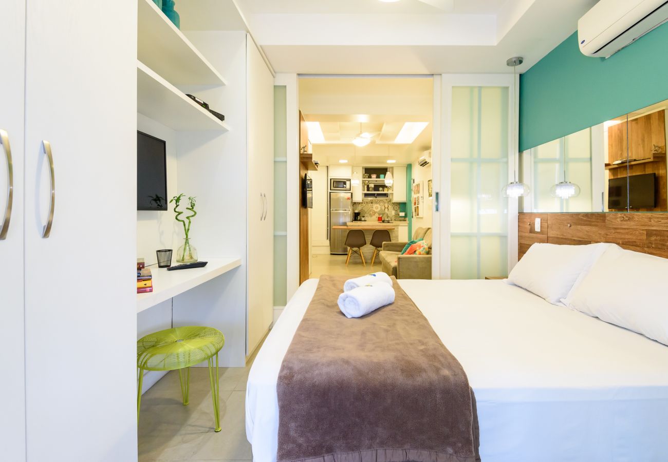 Apartamento em Rio de Janeiro - Vista lateral para o mar, 3min da praia | PJ204