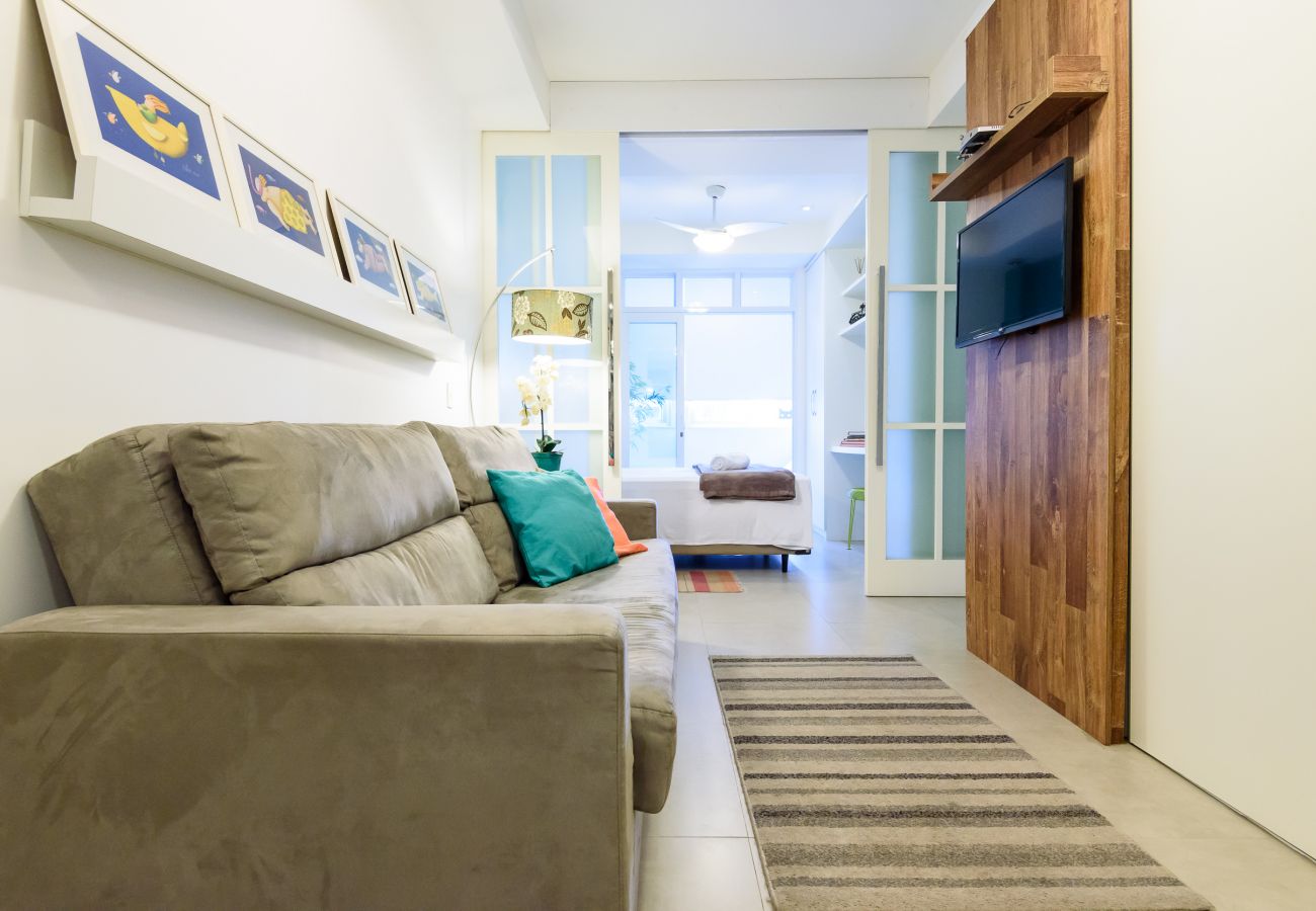 Apartamento em Rio de Janeiro - Vista lateral para o mar, 3min da praia | PJ204