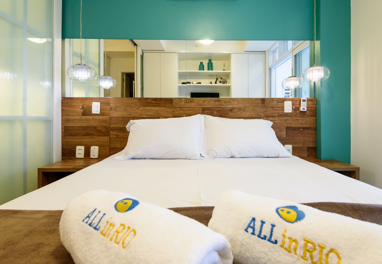 Apartamento em Rio de Janeiro - Vista lateral para o mar, 3min da praia | PJ204