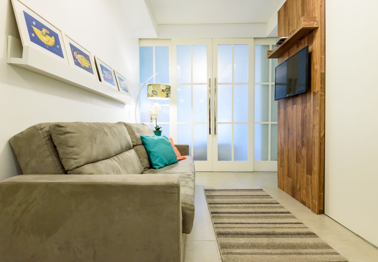 Apartamento em Rio de Janeiro - Vista lateral para o mar, 3min da praia | PJ204