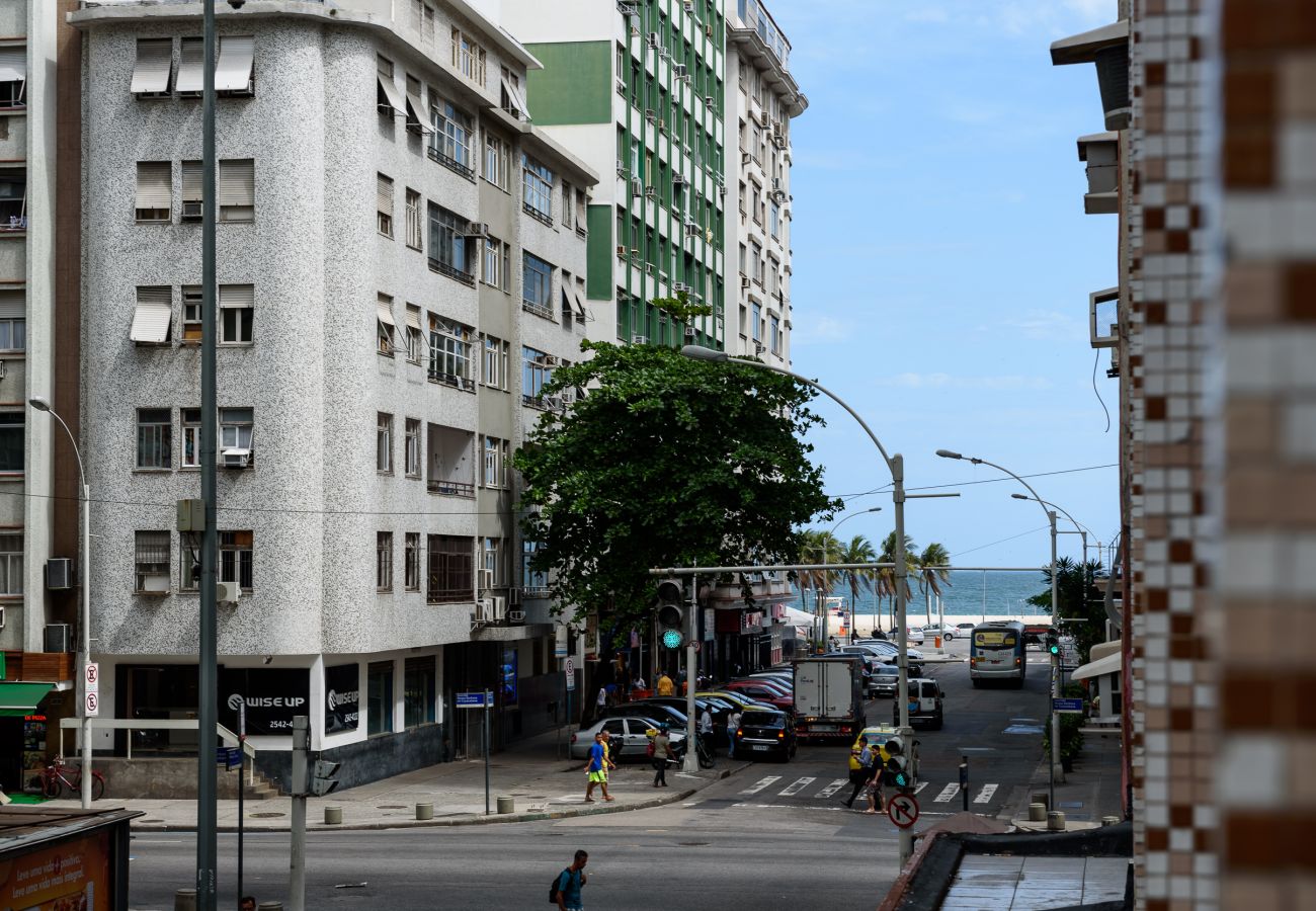 Apartamento em Rio de Janeiro - Vista lateral para o mar, 3min da praia | PJ204