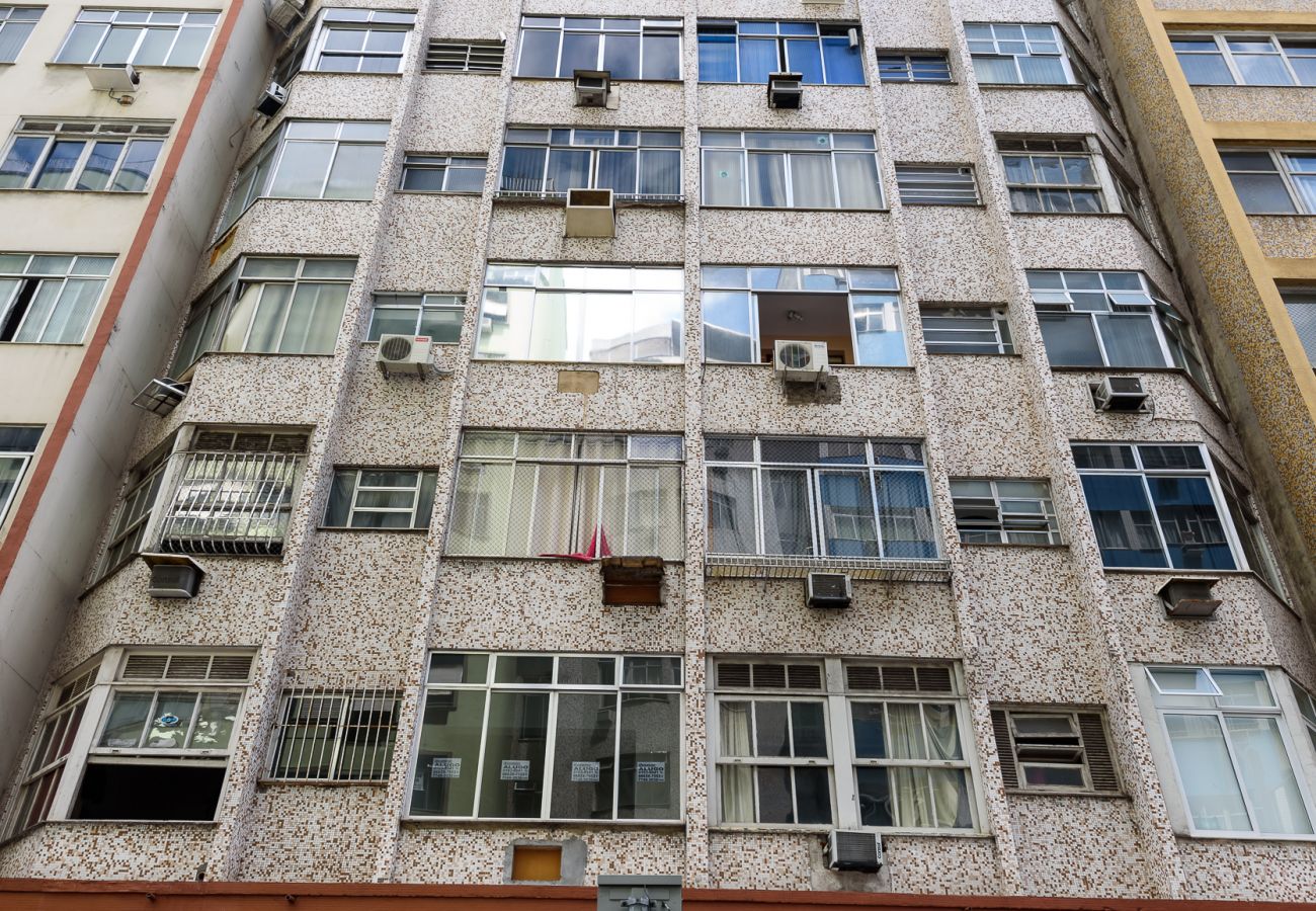 Apartamento em Rio de Janeiro - Vista lateral para o mar, 3min da praia | PJ204