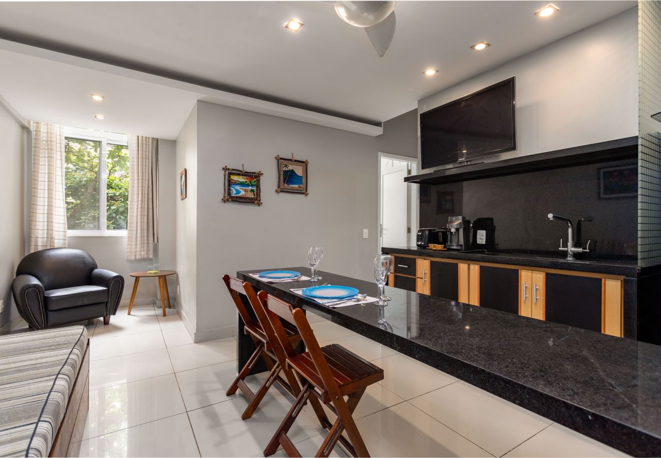 Apartamento em Rio de Janeiro - 4 minutos da praia de Copacabana | JN301