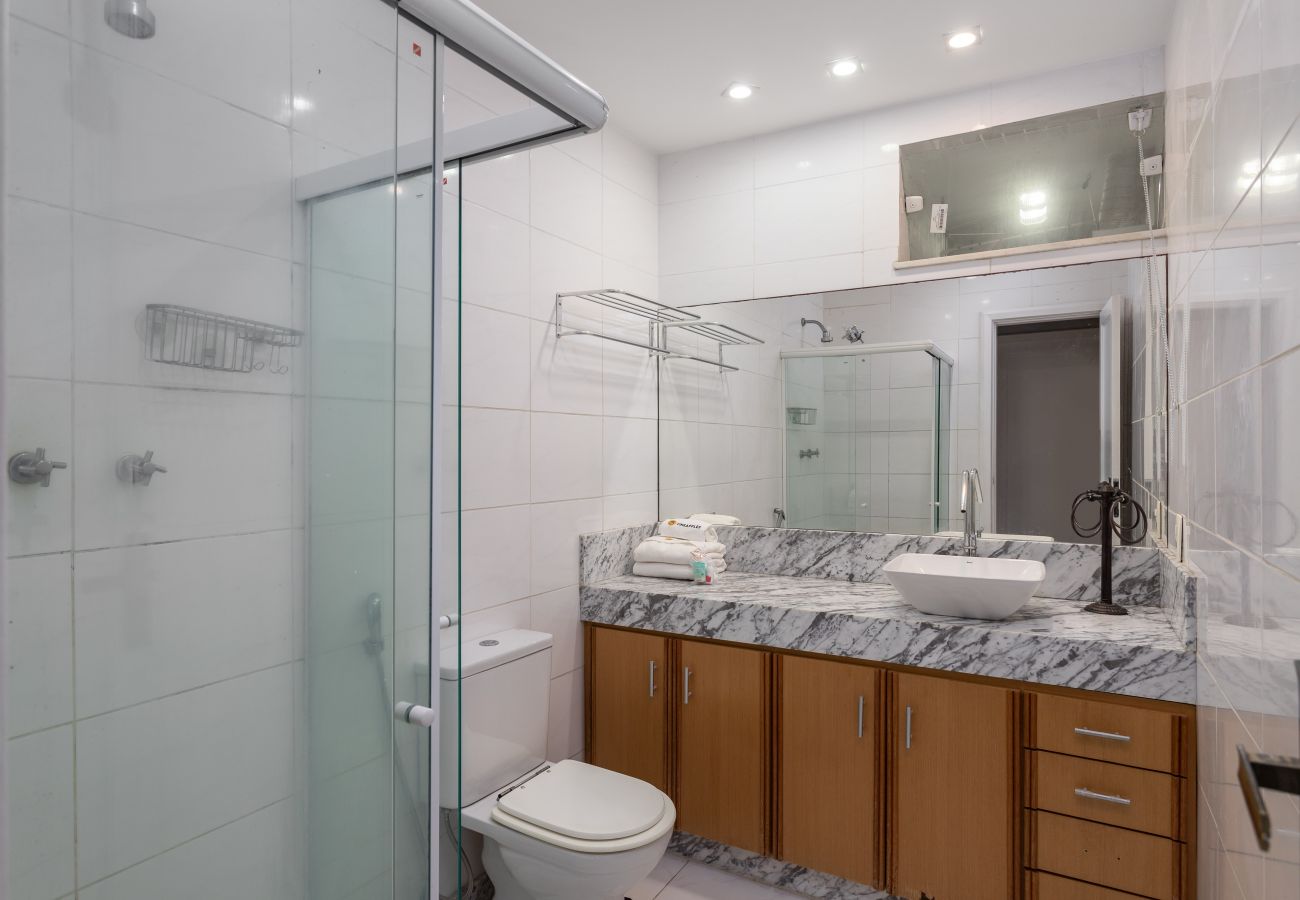 Apartamento em Rio de Janeiro - 4 minutos da praia de Copacabana | JN301