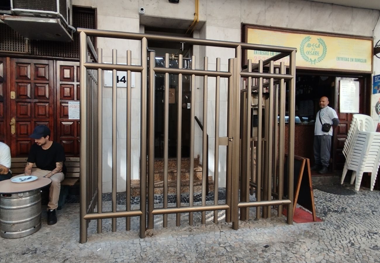 Apartamento em Rio de Janeiro - 4 minutos da praia de Copacabana | JN301