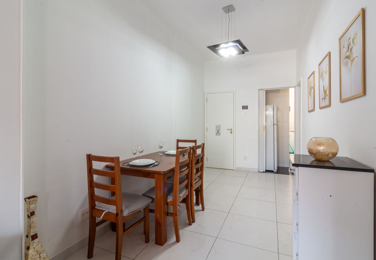 Apartamento em Rio de Janeiro - Charme em Copa | Ótimo para casais | MVC1103