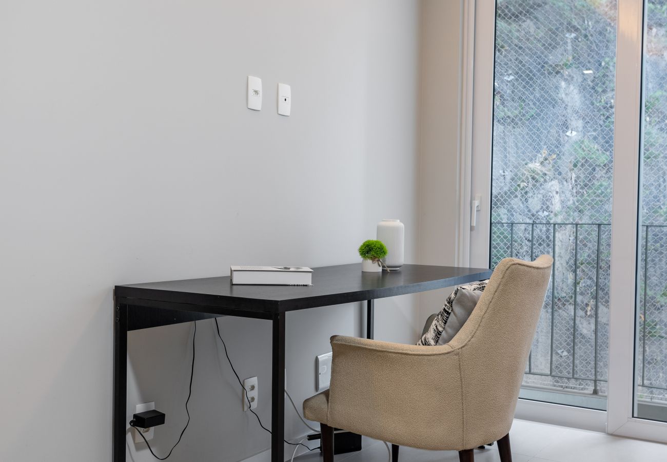 Apartamento em Rio de Janeiro - Charme a 9min da praia de Botafogo | MRF1307