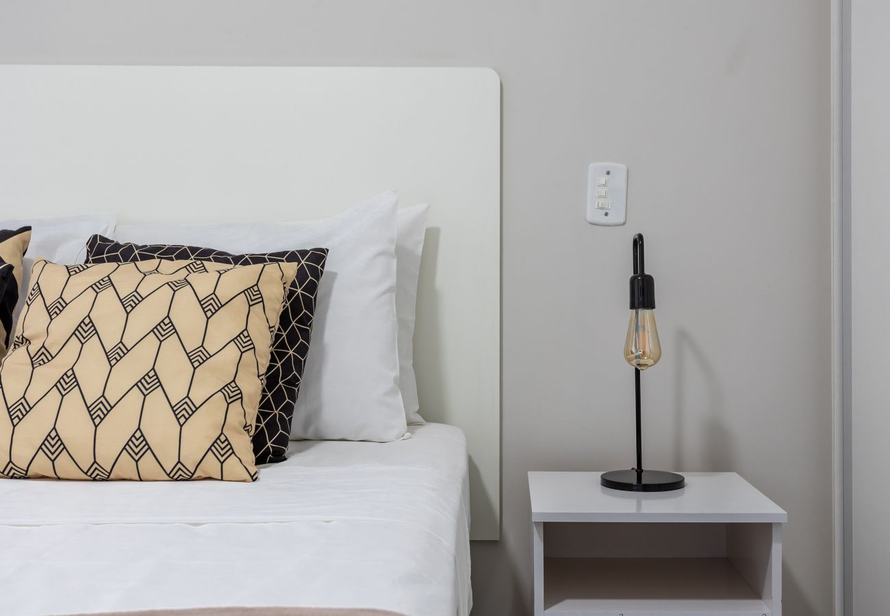 Apartamento em Rio de Janeiro - Charme a 9min da praia de Botafogo | MRF1307