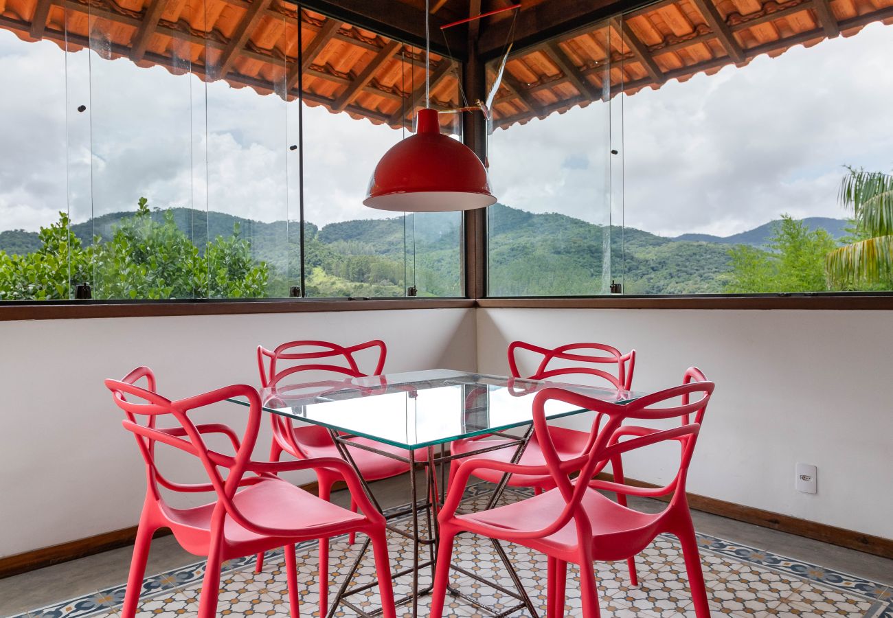 Casa em Miguel Pereira - Refúgio Perfeito em Miguel Pereira | AND61