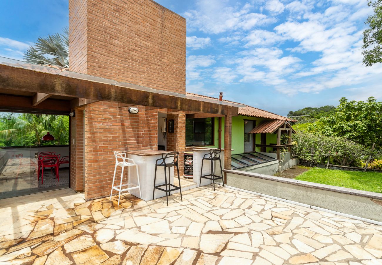 Casa em Miguel Pereira - Refúgio Perfeito em Miguel Pereira | AND61