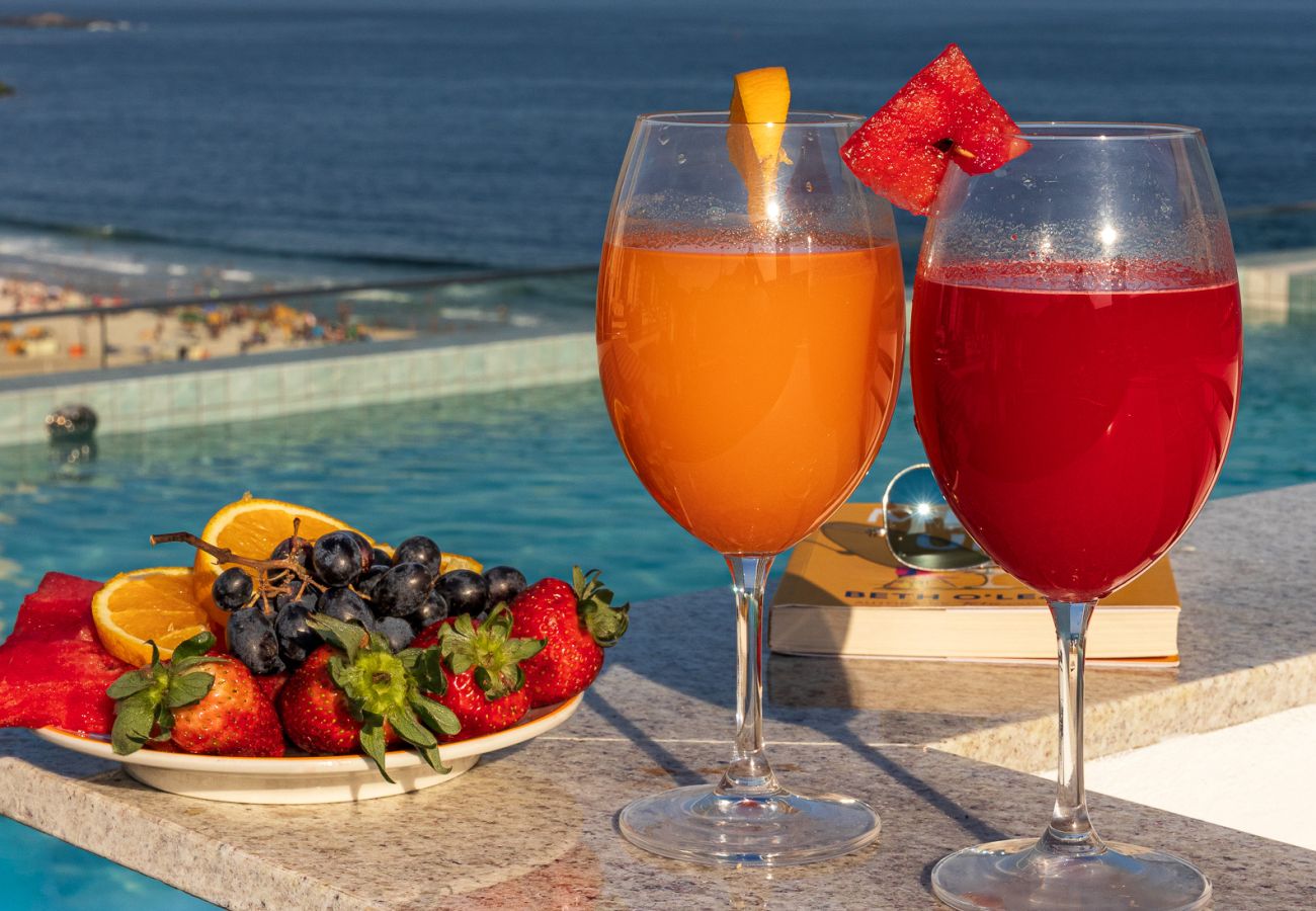 Apartamento em Rio de Janeiro - Acolhedor a Poucos Passos de Praia de Copacabana | Q14