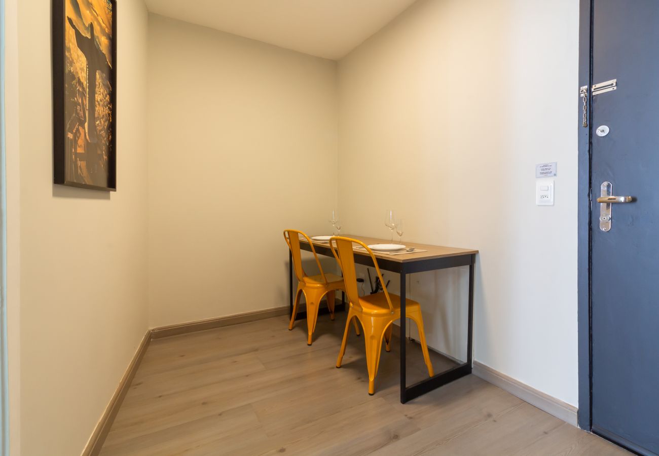 Estúdio em Rio de Janeiro - Conforto no Coração do Rio | RB1701