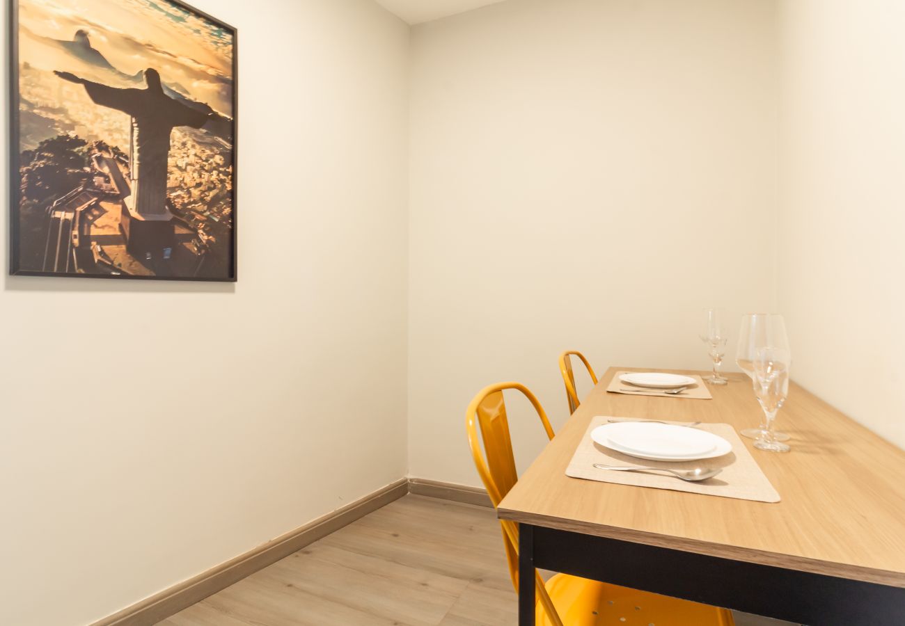 Estúdio em Rio de Janeiro - Conforto no Coração do Rio | RB1701