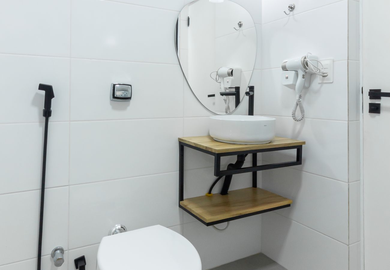 Estúdio em Rio de Janeiro - Conforto no Coração do Rio | RB1701