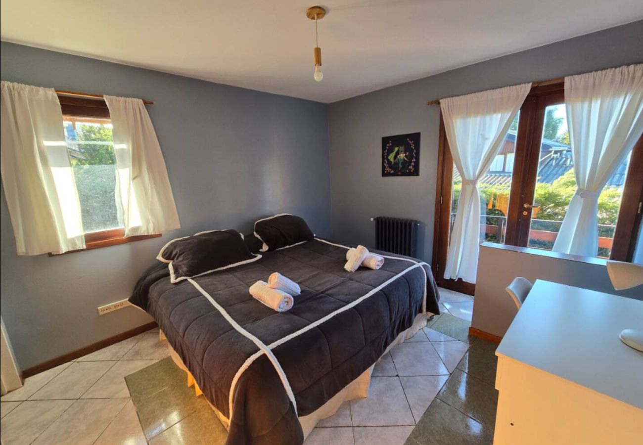 Casa em San Carlos de Bariloche - Casa Jardim Botânico Bariloche – 6 quartos, 4 banheiros