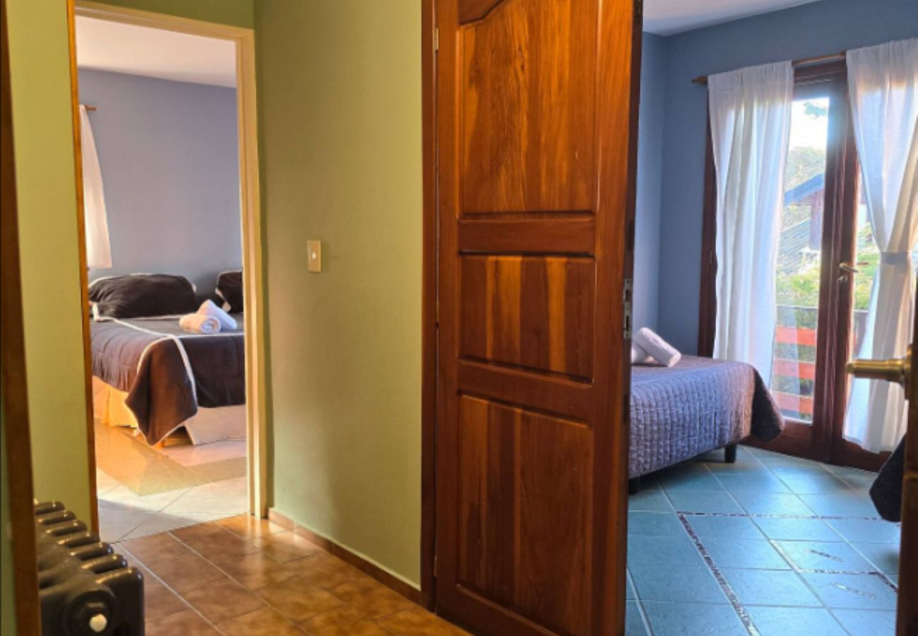 Casa em San Carlos de Bariloche - Casa Jardim Botânico Bariloche – 6 quartos, 4 banheiros