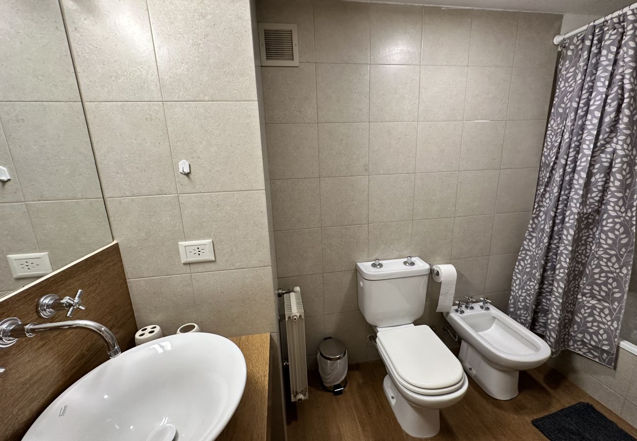 Estúdio em San Carlos de Bariloche - Grinly com vista para o lago e estacionamento em Bariloche 