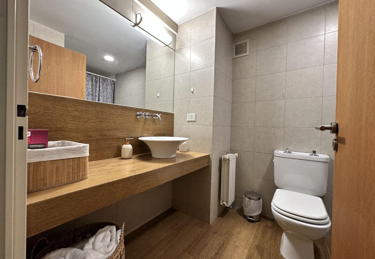 Estúdio em San Carlos de Bariloche - Grinly com vista para o lago e estacionamento em Bariloche 