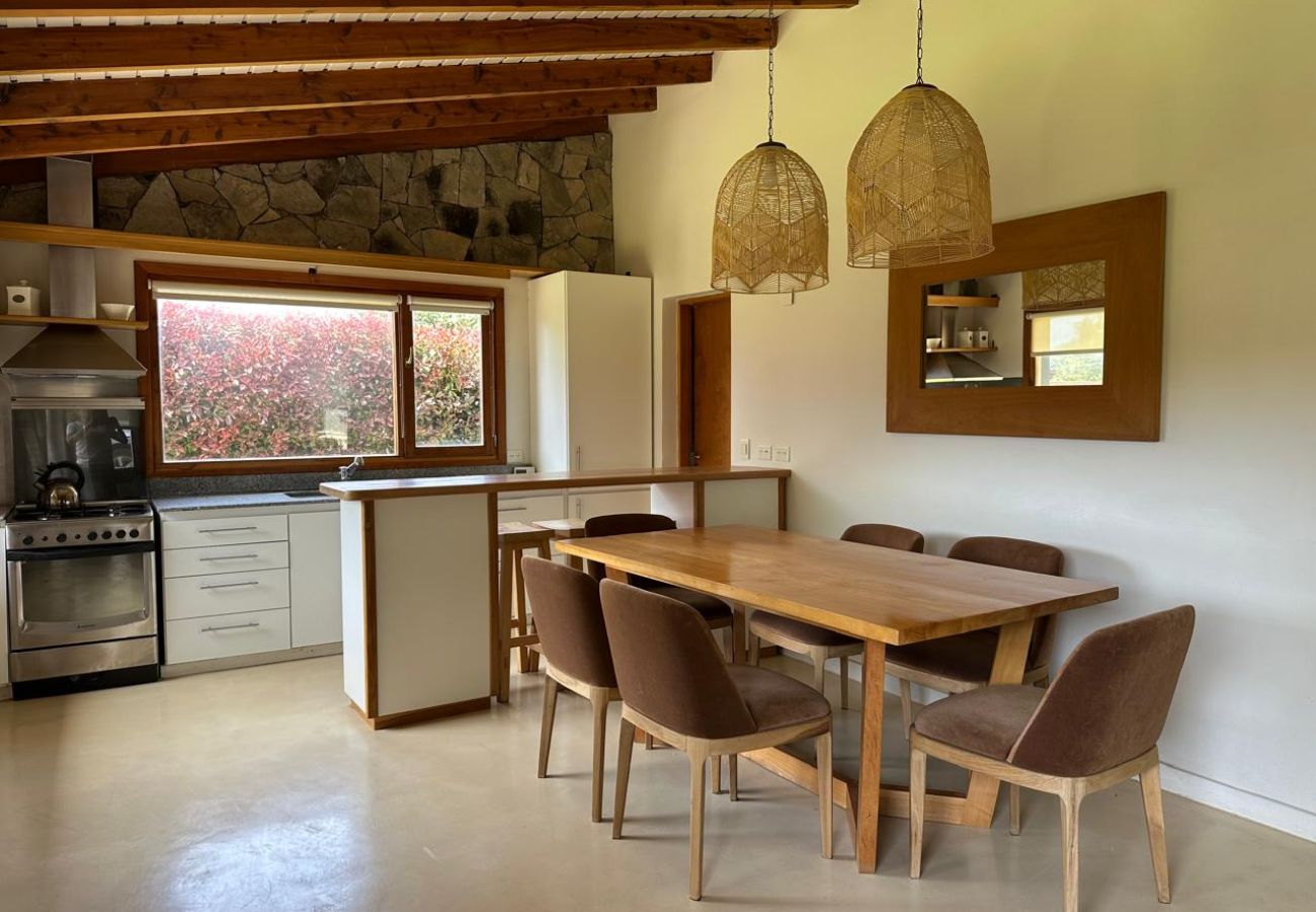 Casa em San Carlos de Bariloche - House in Pinar de Festa with barbecue area