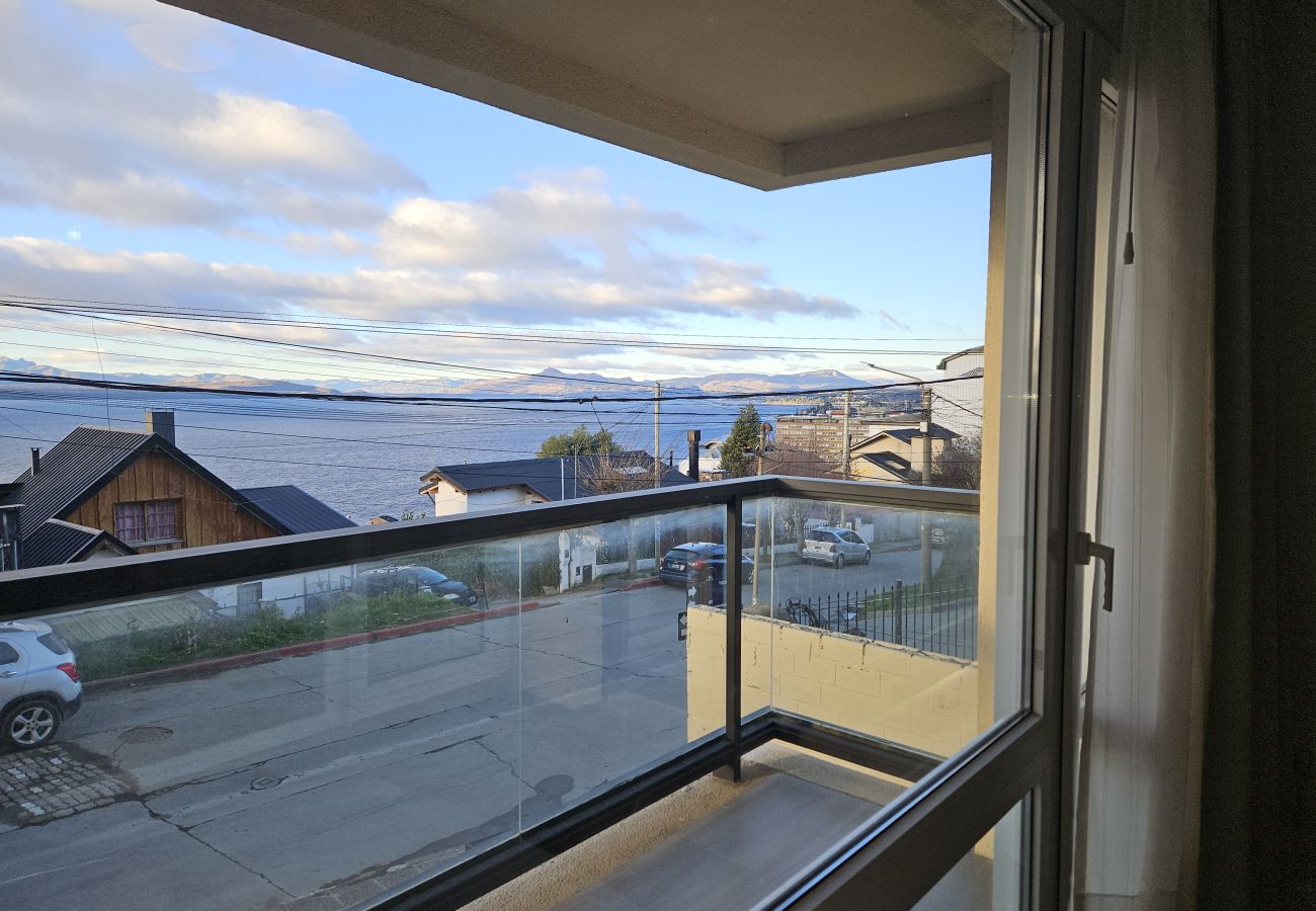 Apartamento em San Carlos de Bariloche - Araucaria with LAKE views and parking