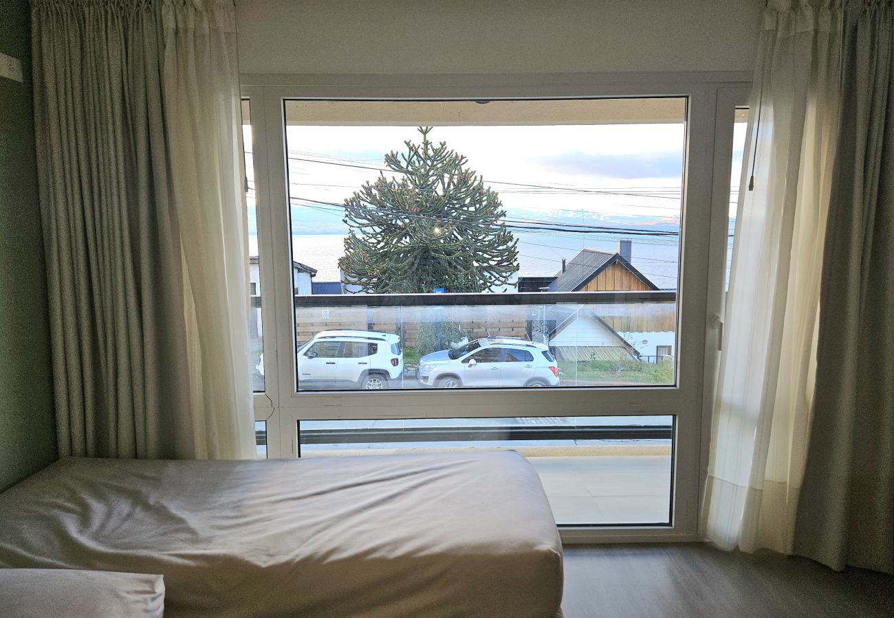 Apartamento em San Carlos de Bariloche - Araucaria with LAKE views and parking