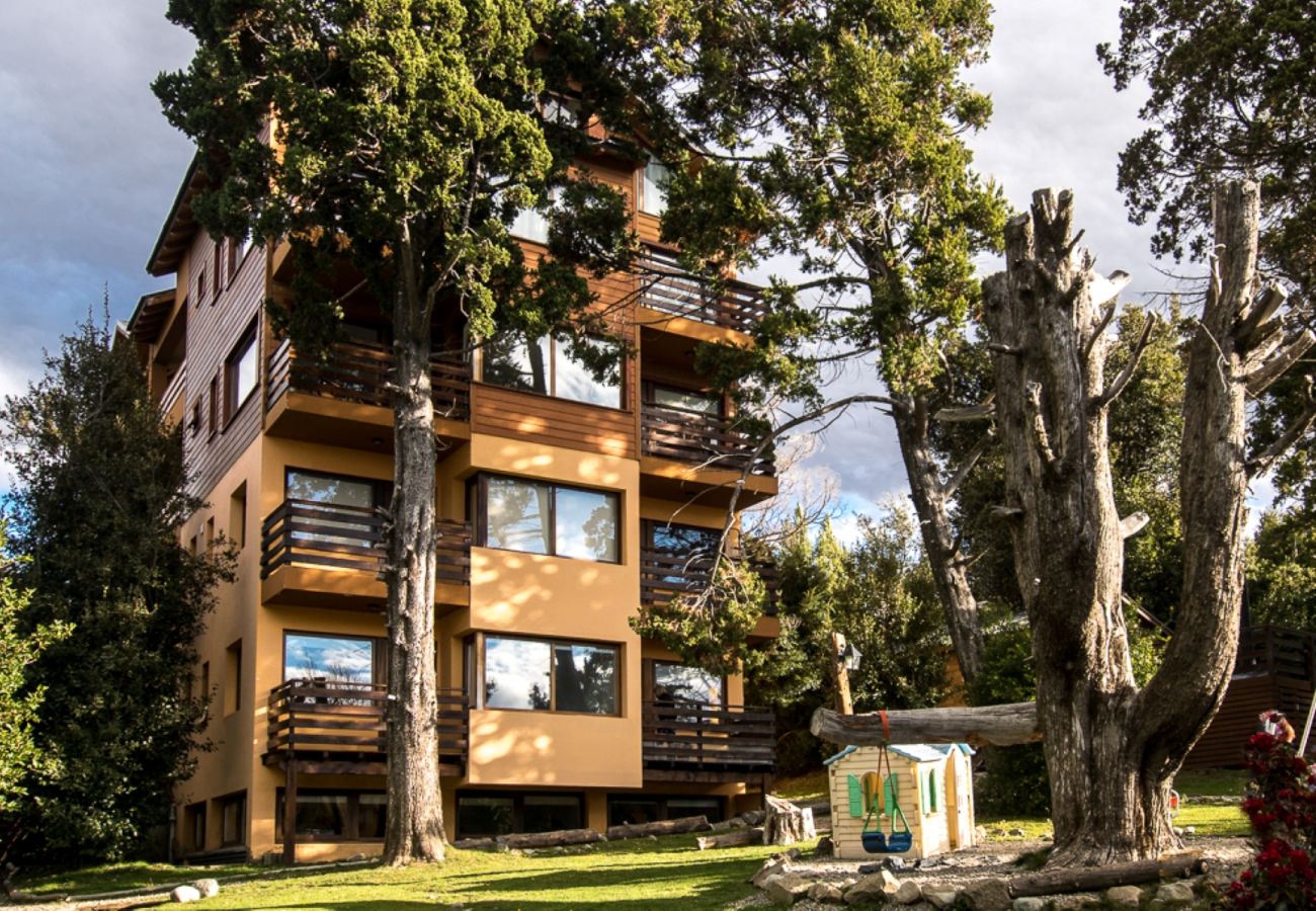 Studio in San Carlos de Bariloche - Namaste with poll and recreational area