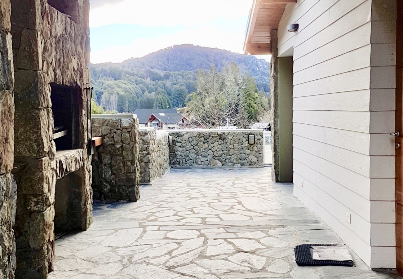 Ferienhaus in San Carlos de Bariloche - House Facing Puerto Pañuelo EV