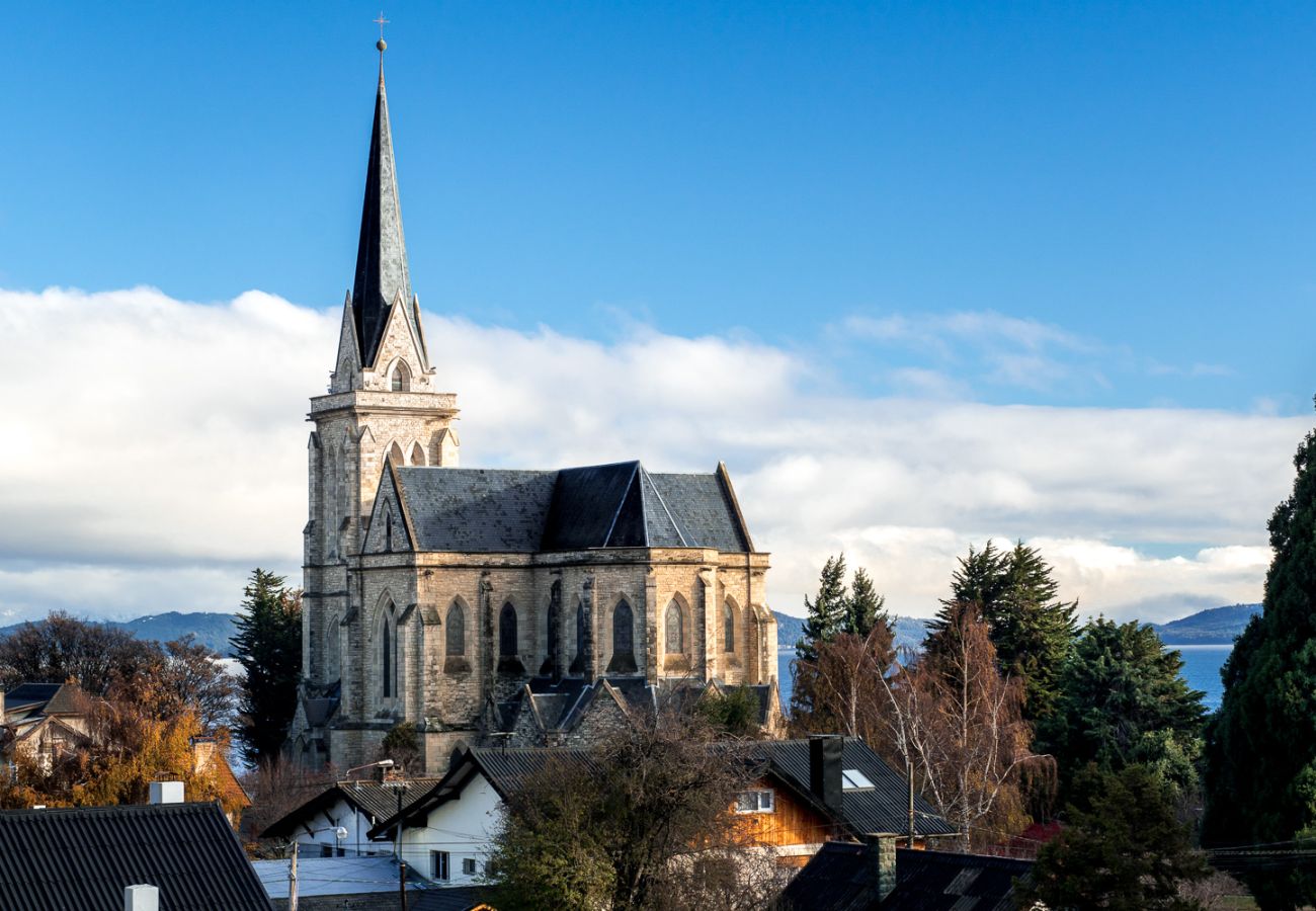 Ferienwohnung in San Carlos de Bariloche - Cielo with a view of the lake and the cathedra