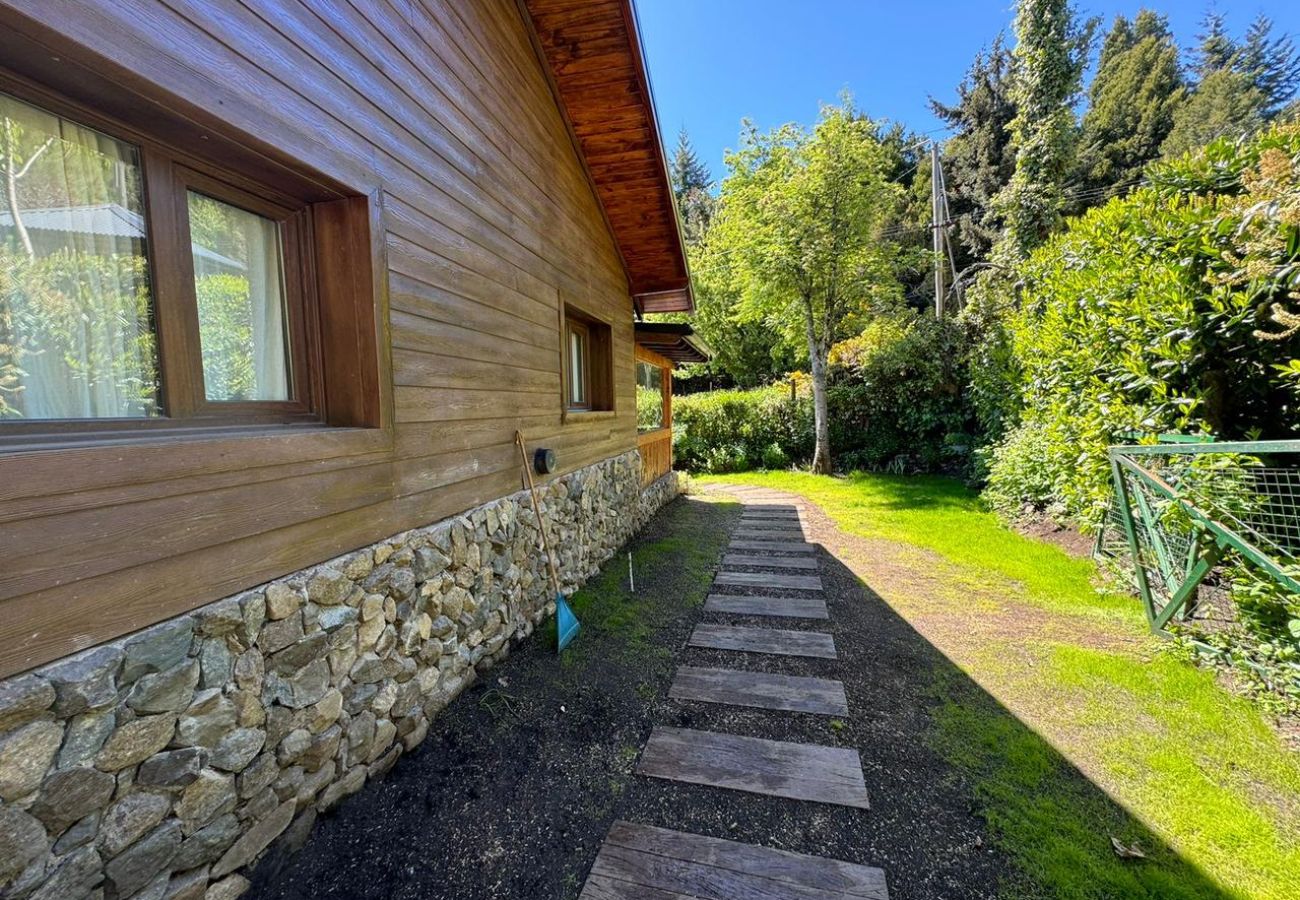 Ferienhaus in San Carlos de Bariloche - Beautiful house 300 meters from the lake