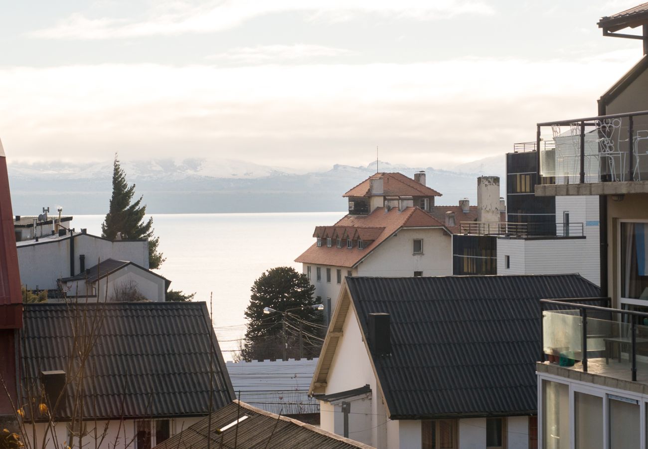 Apartamento en San Carlos de Bariloche - Cielo with a view of the lake and the cathedra