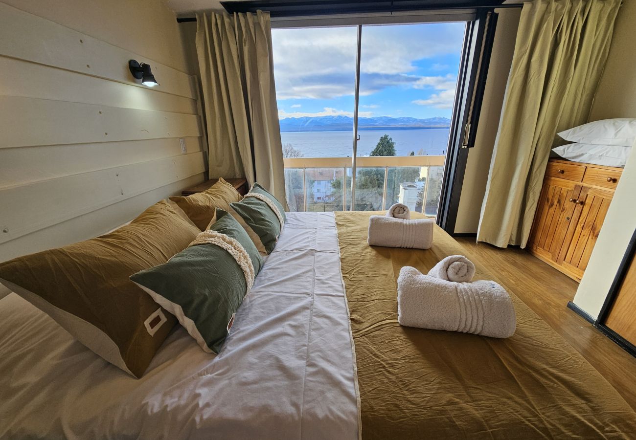 Apartamento en San Carlos de Bariloche - Lago y ciudad a pasos del centro cívico 