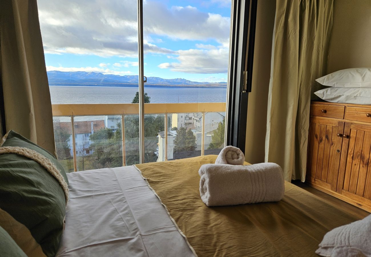 Apartamento en San Carlos de Bariloche - Lago y ciudad a pasos del centro cívico 