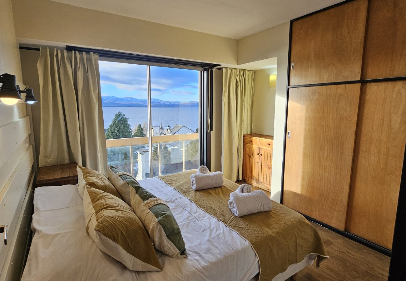 Apartamento en San Carlos de Bariloche - Lago y ciudad a pasos del centro cívico 