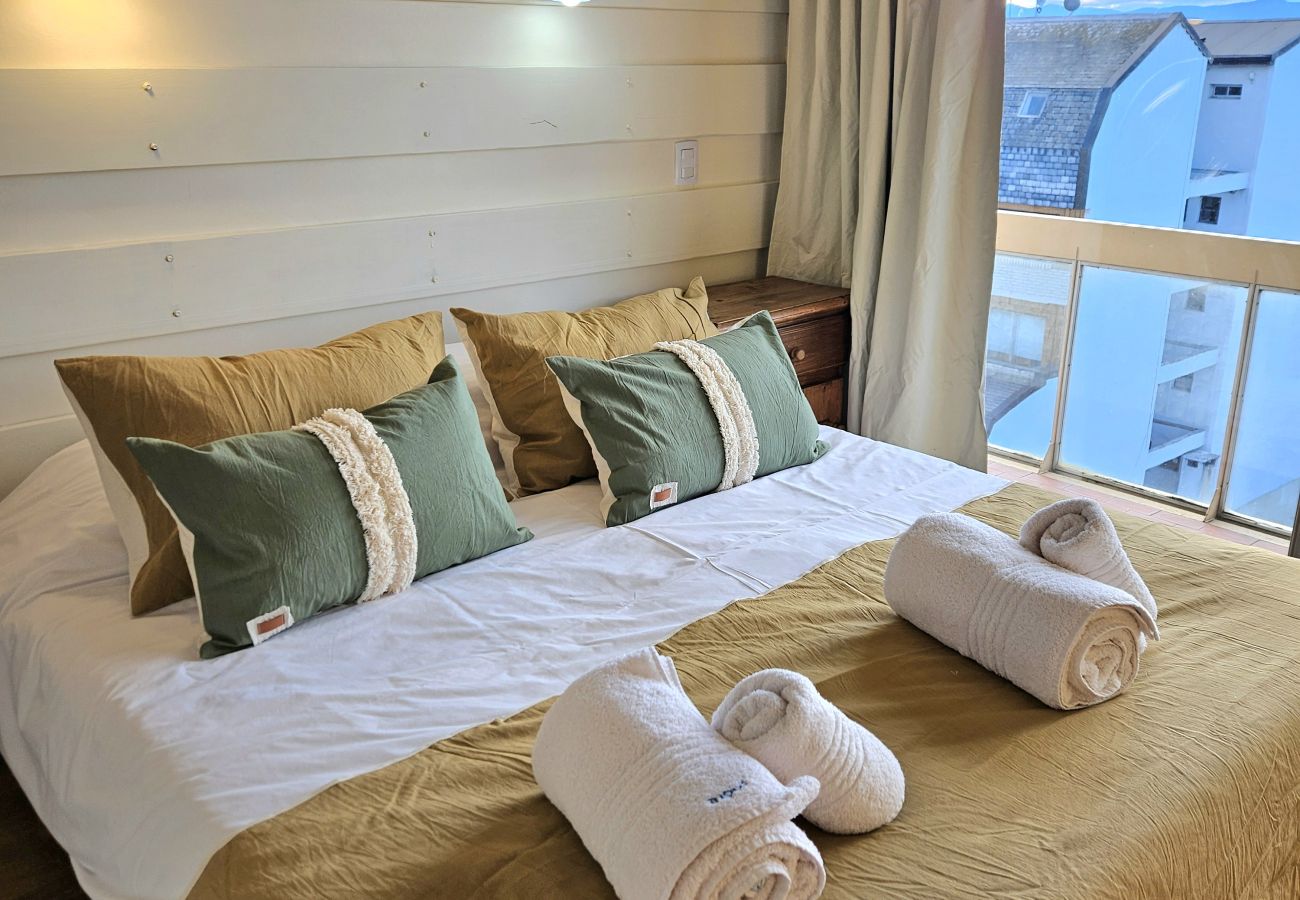 Apartamento en San Carlos de Bariloche - Lago y ciudad a pasos del centro cívico 