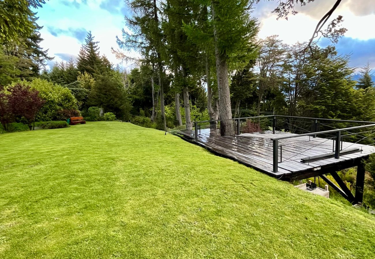 Studio a Villa La Angostura - Refugio La Cupula con vista y llegada al lago