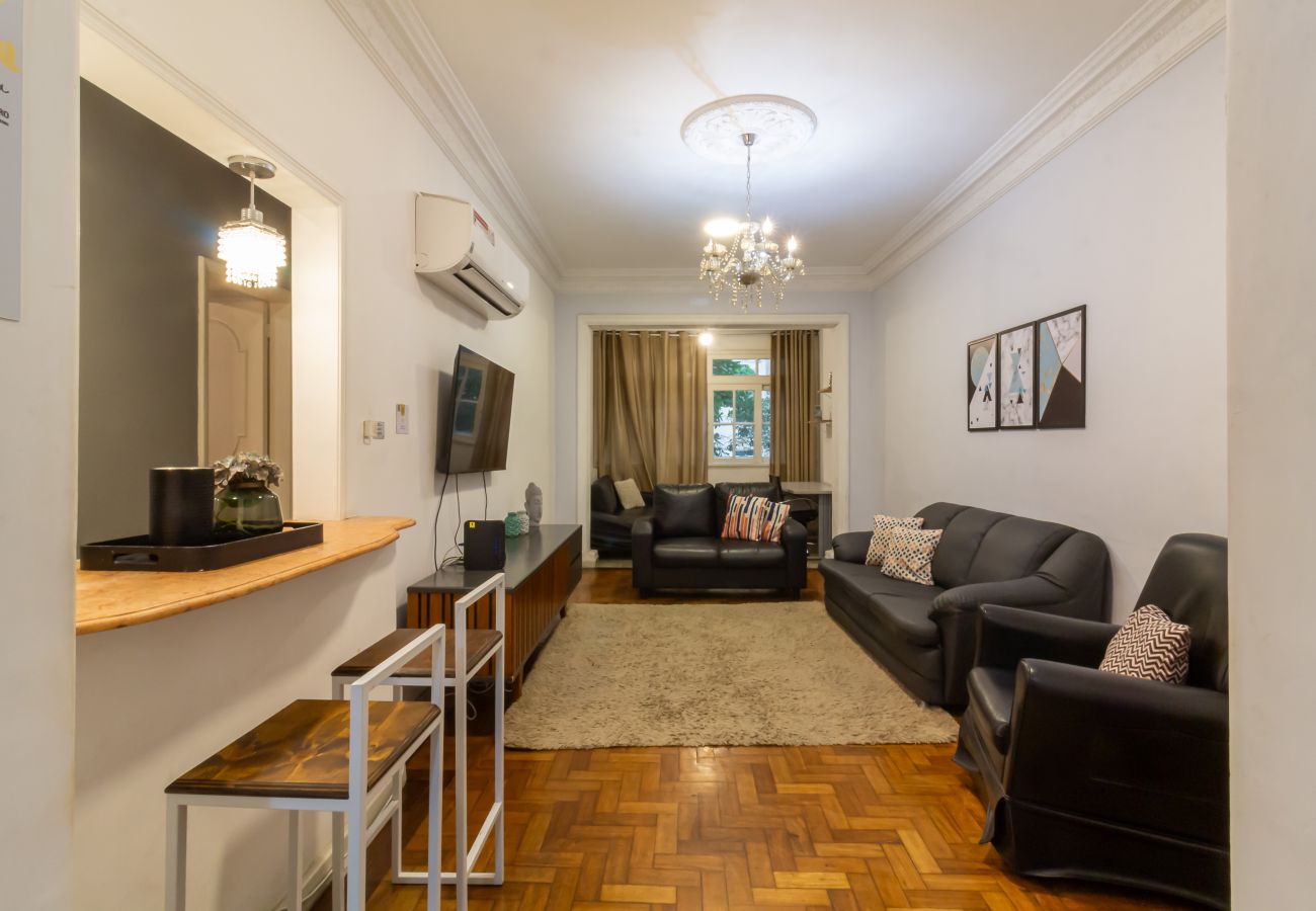 Apartamento em Rio de Janeiro - 2 minutos da praia de copacabana | A306