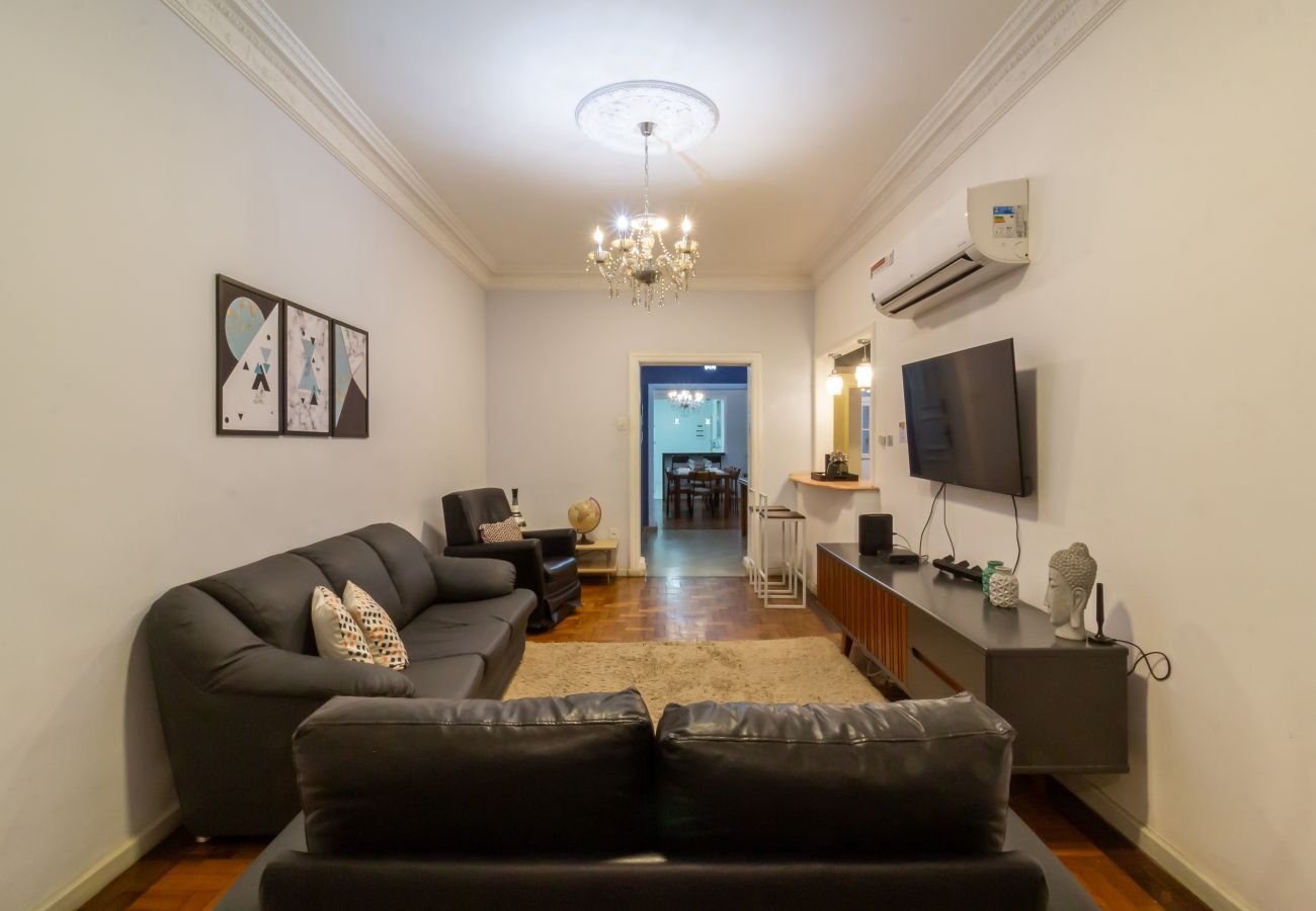 Apartamento em Rio de Janeiro - 2 minutos da praia de copacabana | A306
