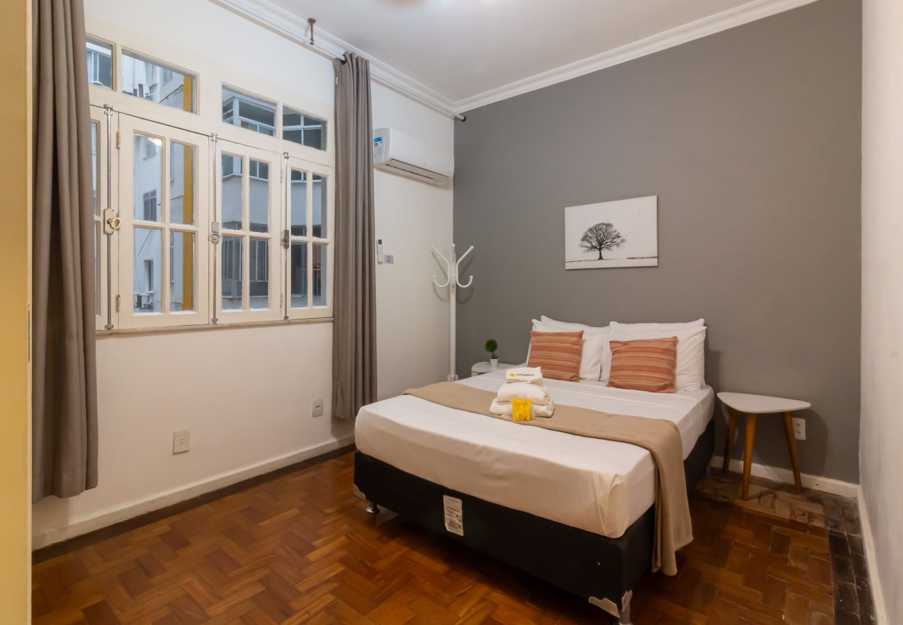 Apartamento em Rio de Janeiro - 2 minutos da praia de copacabana | A306