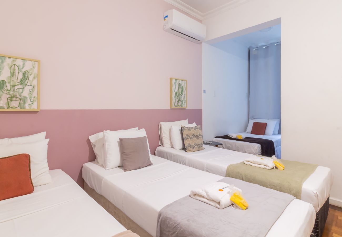 Apartamento em Rio de Janeiro - 2 minutos da praia de copacabana | A306