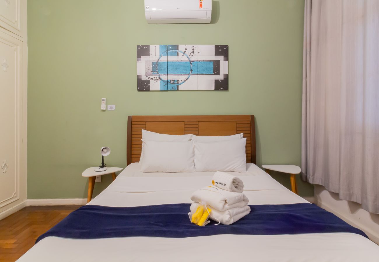 Apartamento em Rio de Janeiro - 2 minutos da praia de copacabana | A306