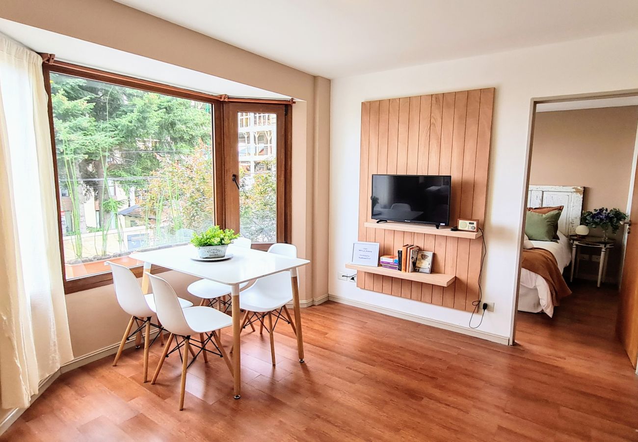 Apartamento em San Carlos de Bariloche - Lyrics and Music in Belgrano neighborhood