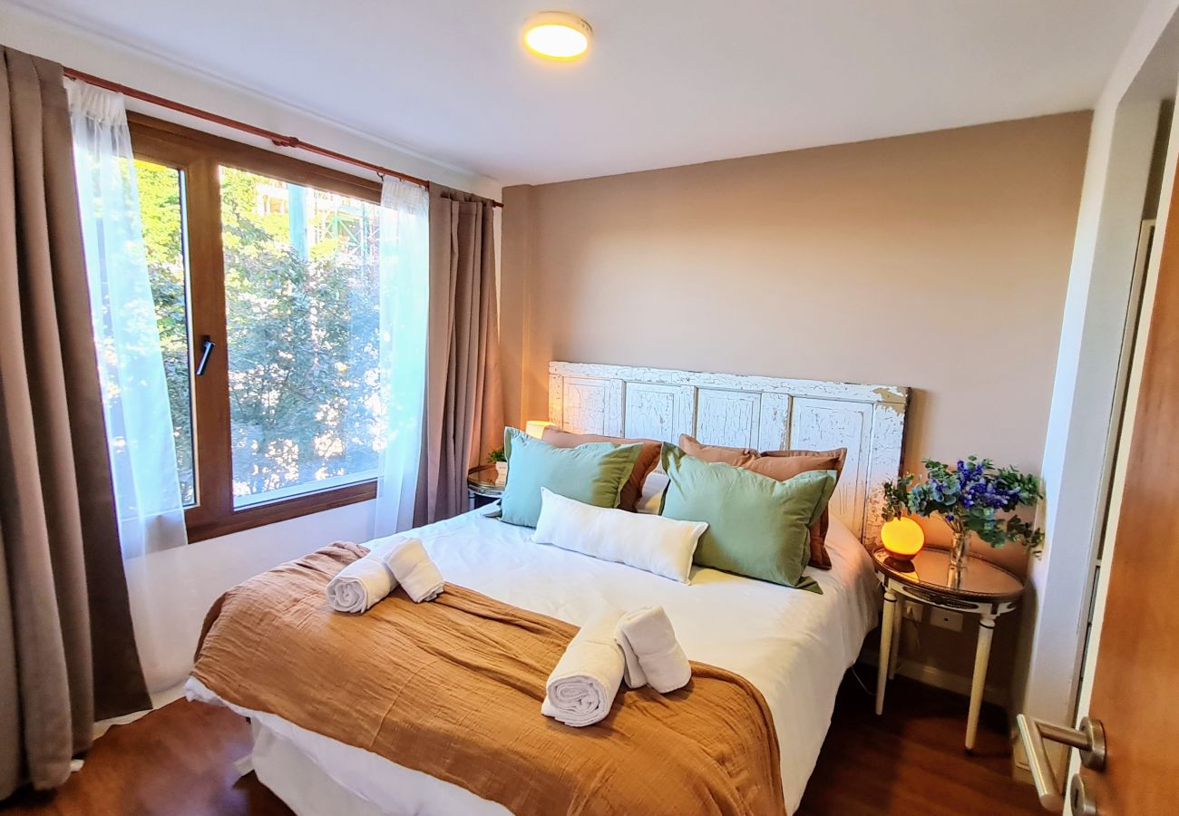 Apartamento em San Carlos de Bariloche - Lyrics and Music in Belgrano neighborhood