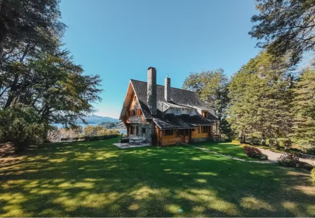  in San Carlos de Bariloche - Beautiful house in Llao Llao Bariloche for 12 guests