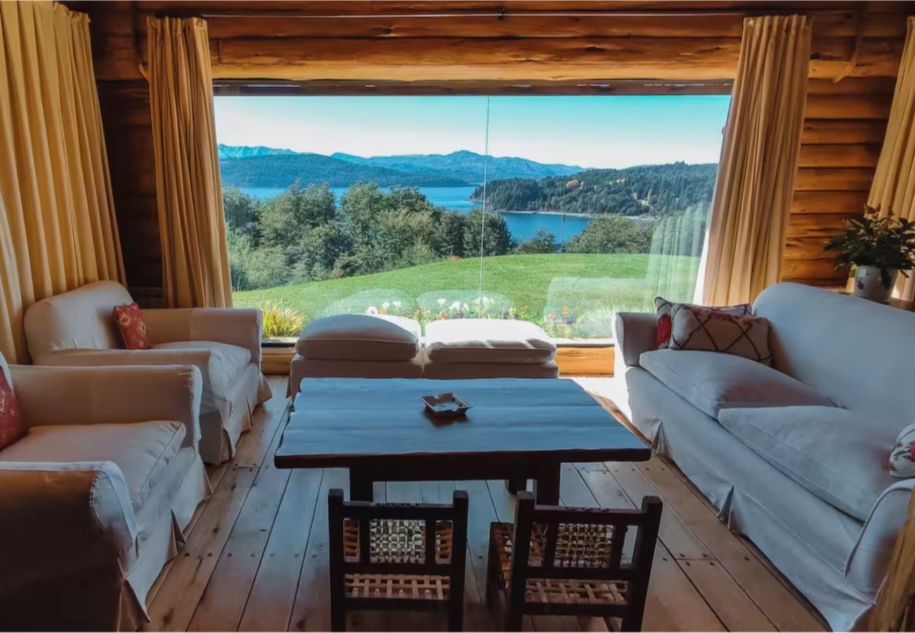 House in San Carlos de Bariloche - Beautiful house in Llao Llao Bariloche for 12 guests