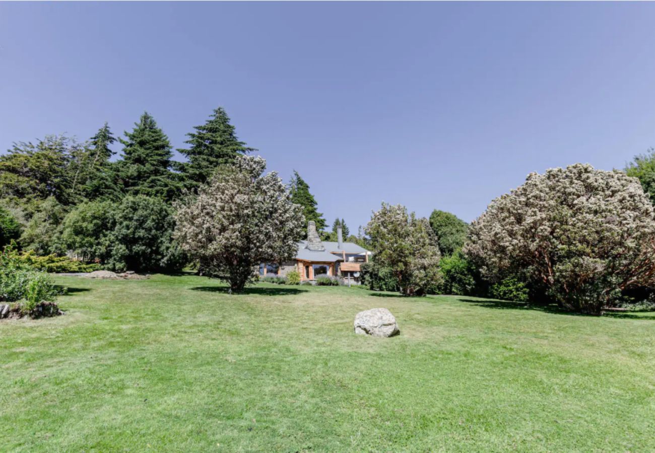 Дом на San Carlos de Bariloche - House with waterfront in Entre Lagos