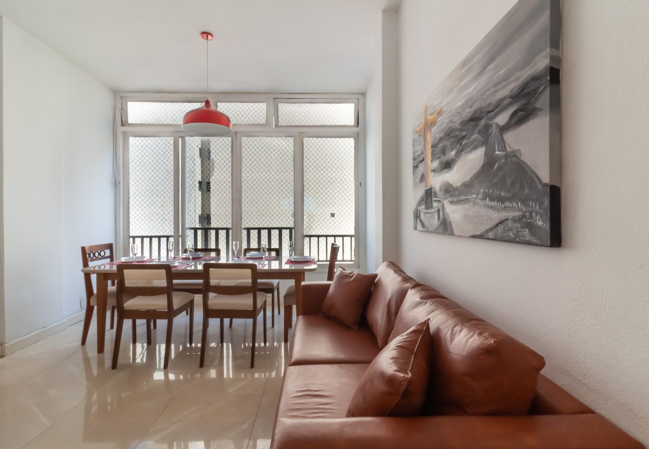 Apartment in Rio de Janeiro - Apartamento em Copacabana a 4 minutos da praia | SF704 