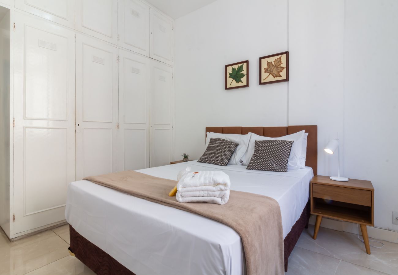 Apartment in Rio de Janeiro - Apartamento em Copacabana a 4 minutos da praia | SF704 
