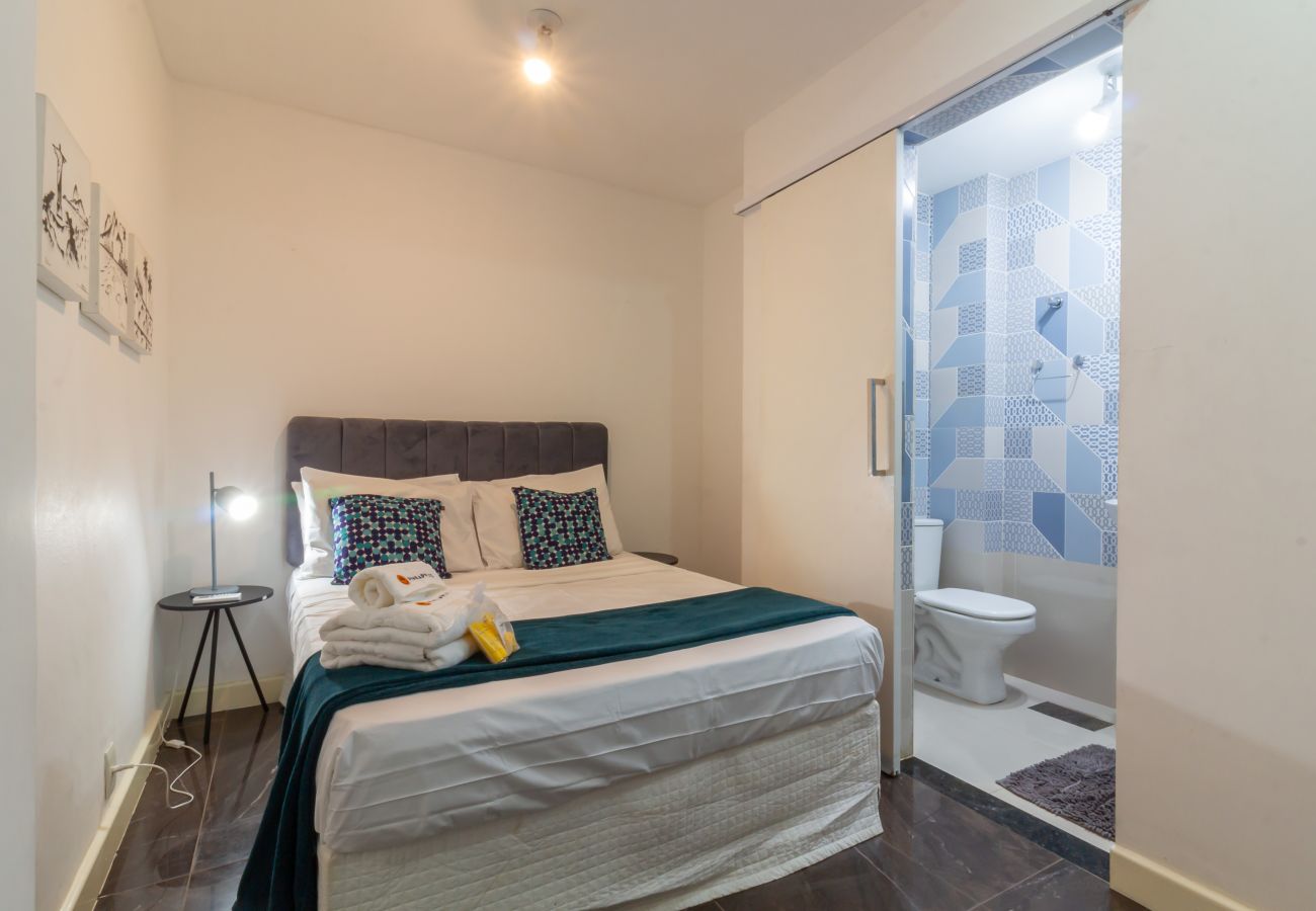 Apartment in Rio de Janeiro - Apartamento em Copacabana a 4 minutos da praia | SF704 